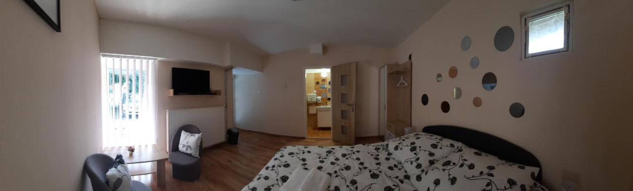 Penzion Marina Pri Slovenskej Restauracii Brezno Extérieur photo
