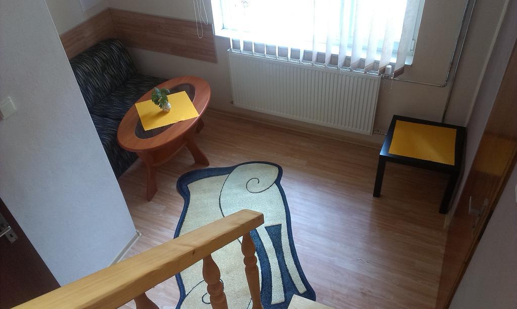 Penzion Marina Pri Slovenskej Restauracii Brezno Chambre photo