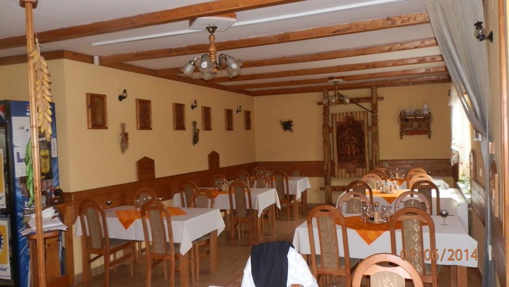Penzion Marina Pri Slovenskej Restauracii Brezno Chambre photo