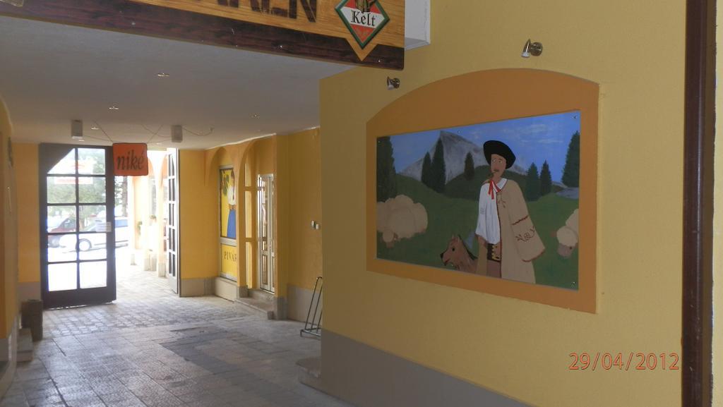 Penzion Marina Pri Slovenskej Restauracii Brezno Chambre photo