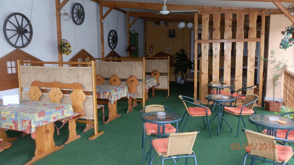 Penzion Marina Pri Slovenskej Restauracii Brezno Chambre photo