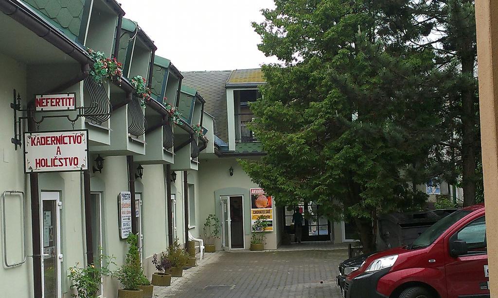 Penzion Marina Pri Slovenskej Restauracii Brezno Chambre photo