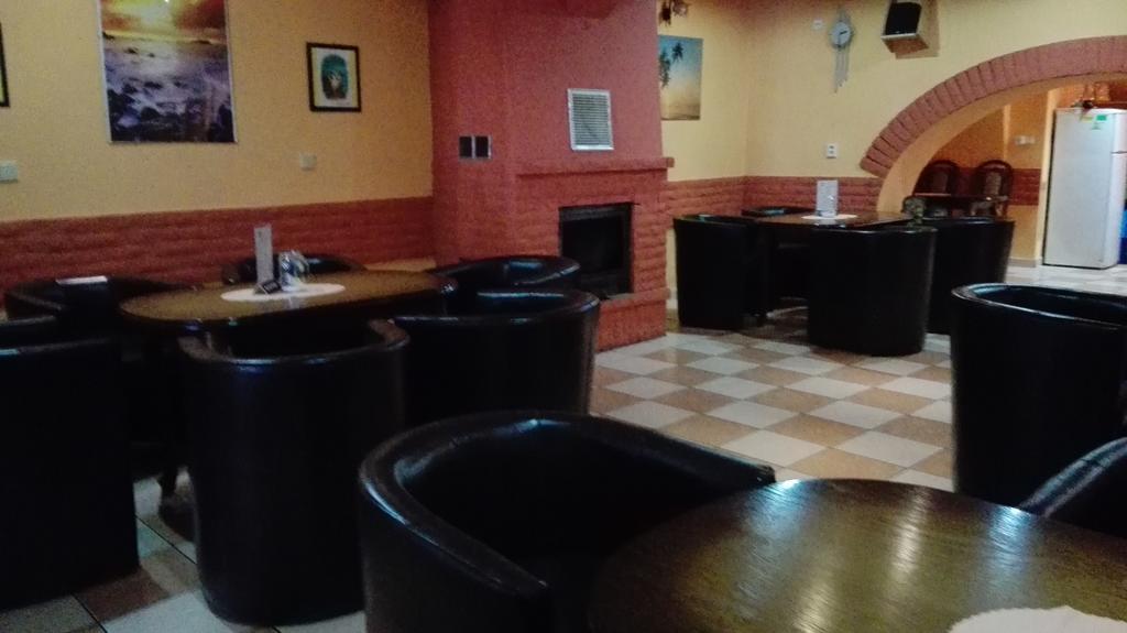 Penzion Marina Pri Slovenskej Restauracii Brezno Extérieur photo